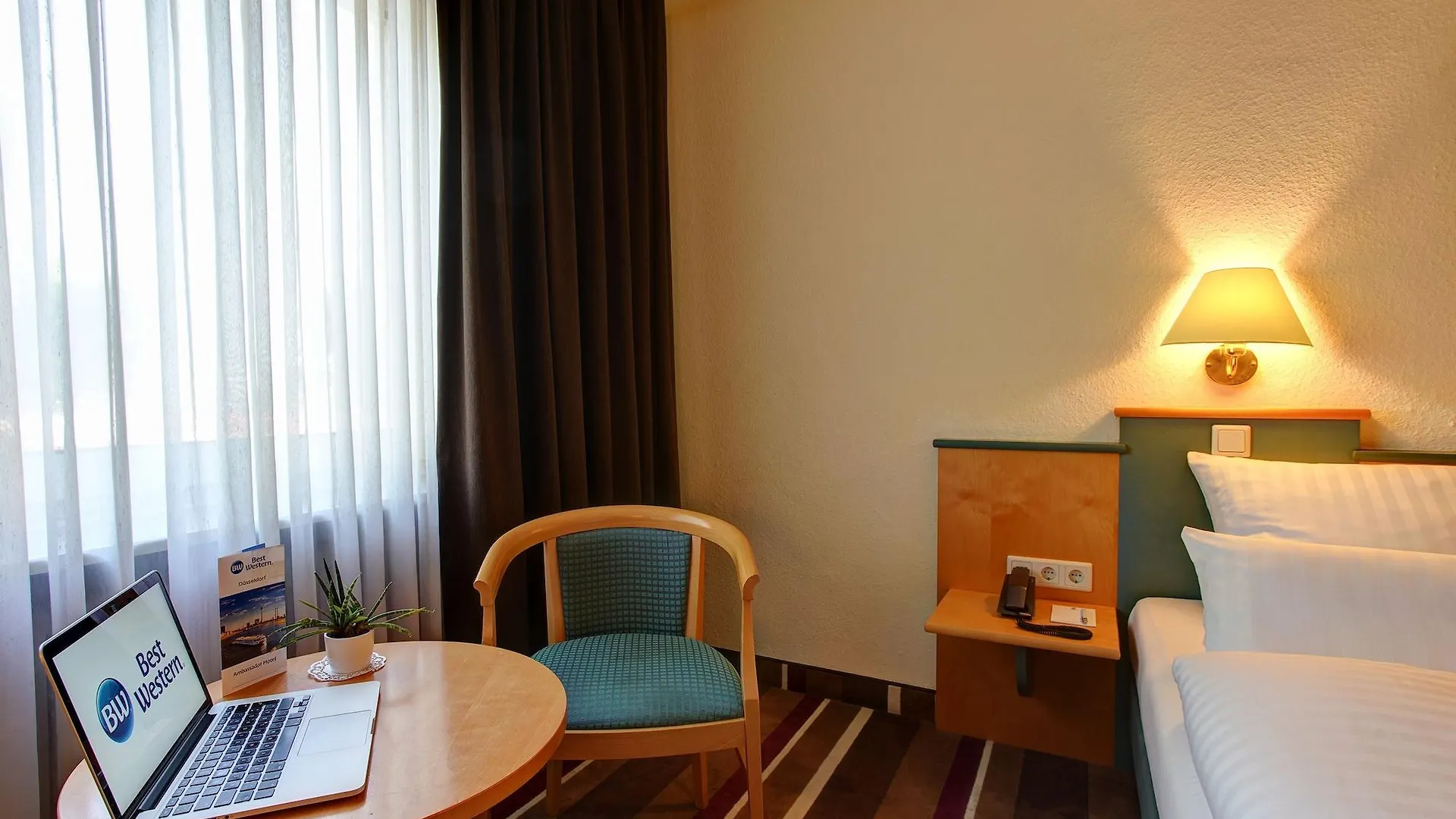 ***  Sure Hotel By Best Western Ambassador Duesseldorf Almanya